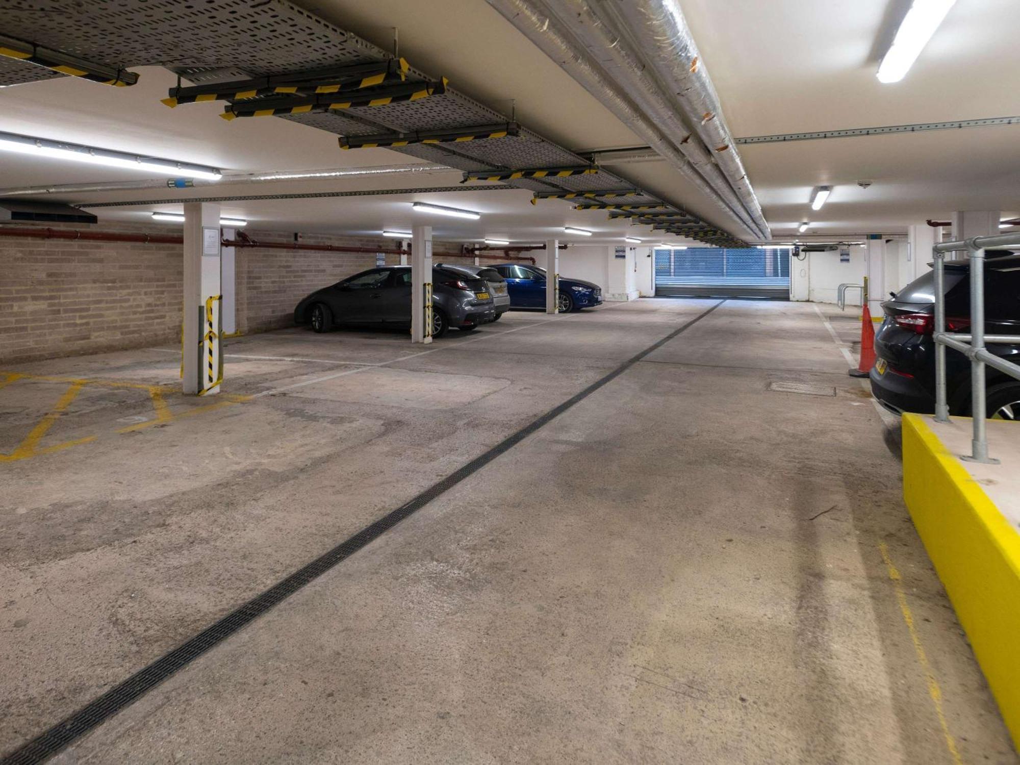 Ibis Budget Swindon Exterior photo