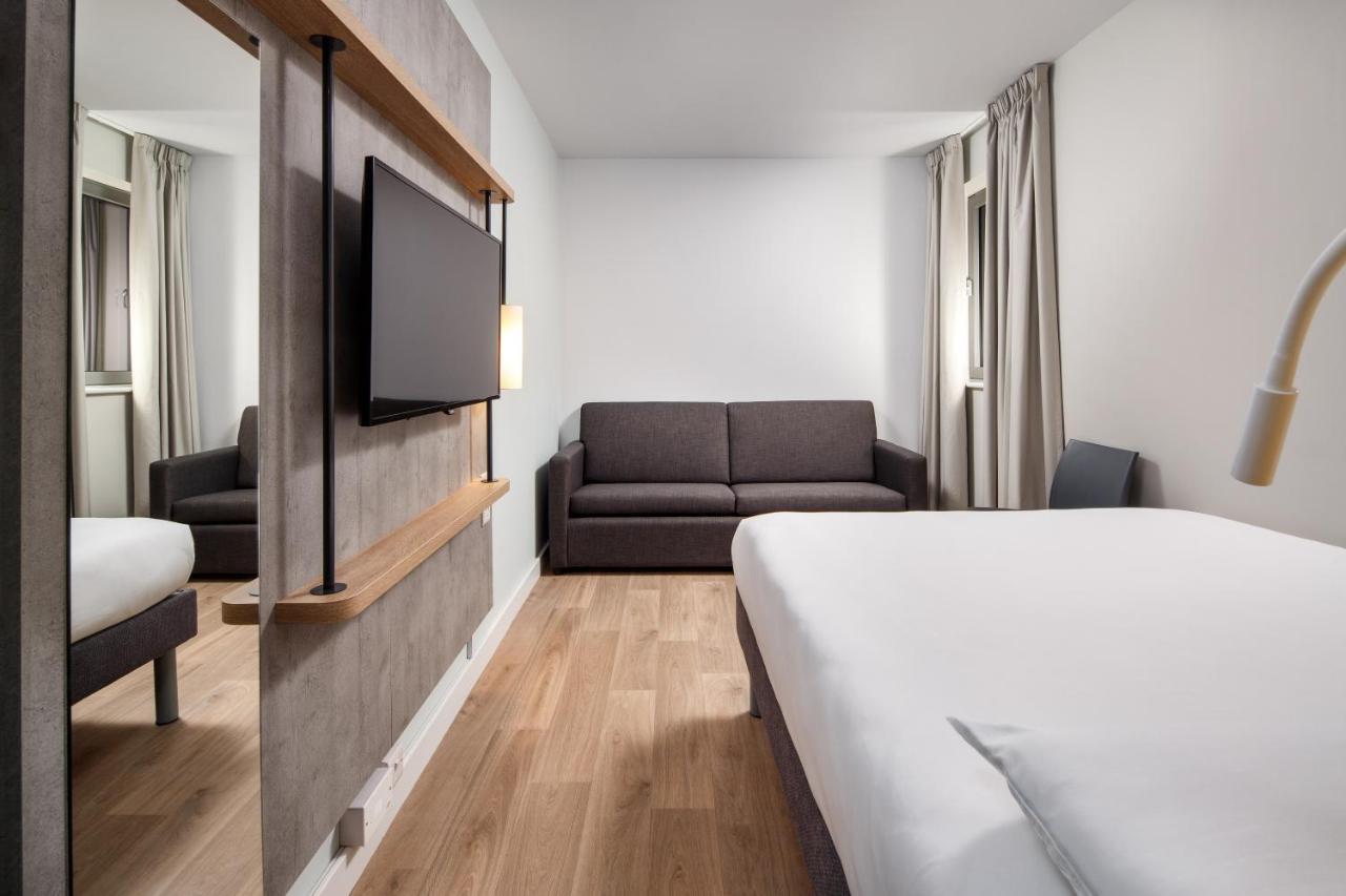 Ibis Budget Swindon Exterior photo
